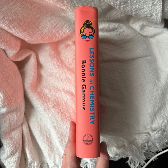 Lessons in Chemistry by Bonnie Garmus Hardcover Book - Picture 5 of 5